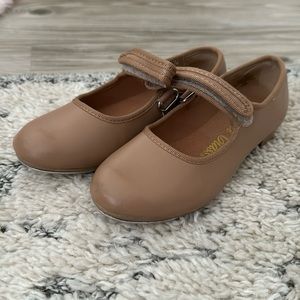 Girls tap shoes - maybe worn a couple times?